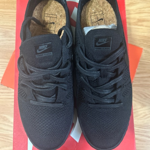 Men’s size 10 Nike tennis ultra flyknit - new w/box triple black - ultra rare! - Picture 3 of 9